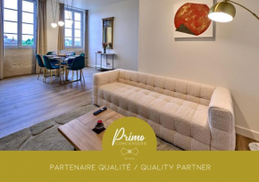 Appartement Saint-Cyr - Les Suites du Palais, parking privé, vue cathédrale, 3 chambres, by PRIMO C0NCIERGERIE